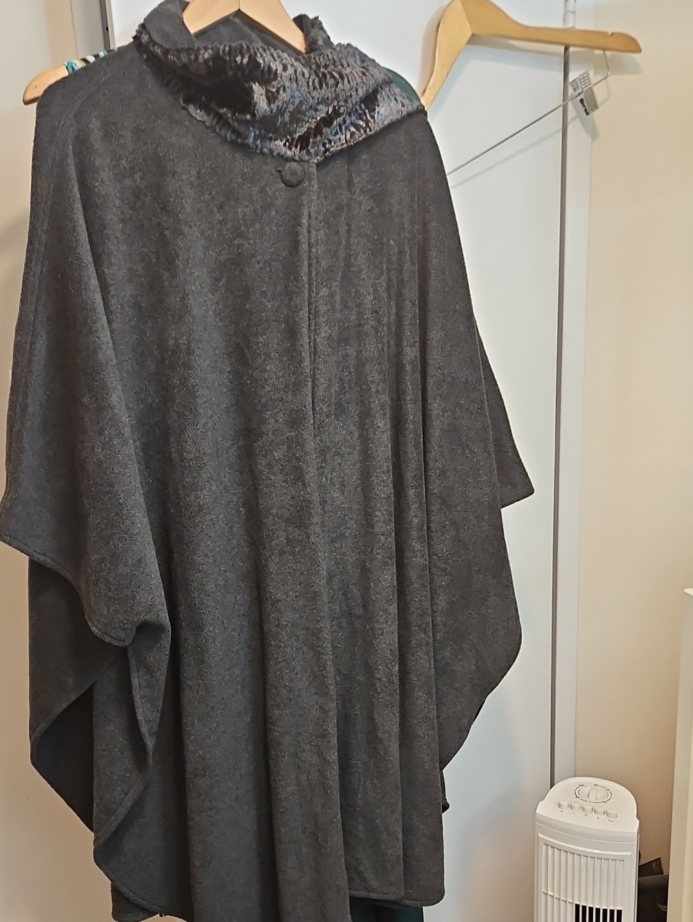 Preston & York Women's Grey Wrap Coat With Scarf